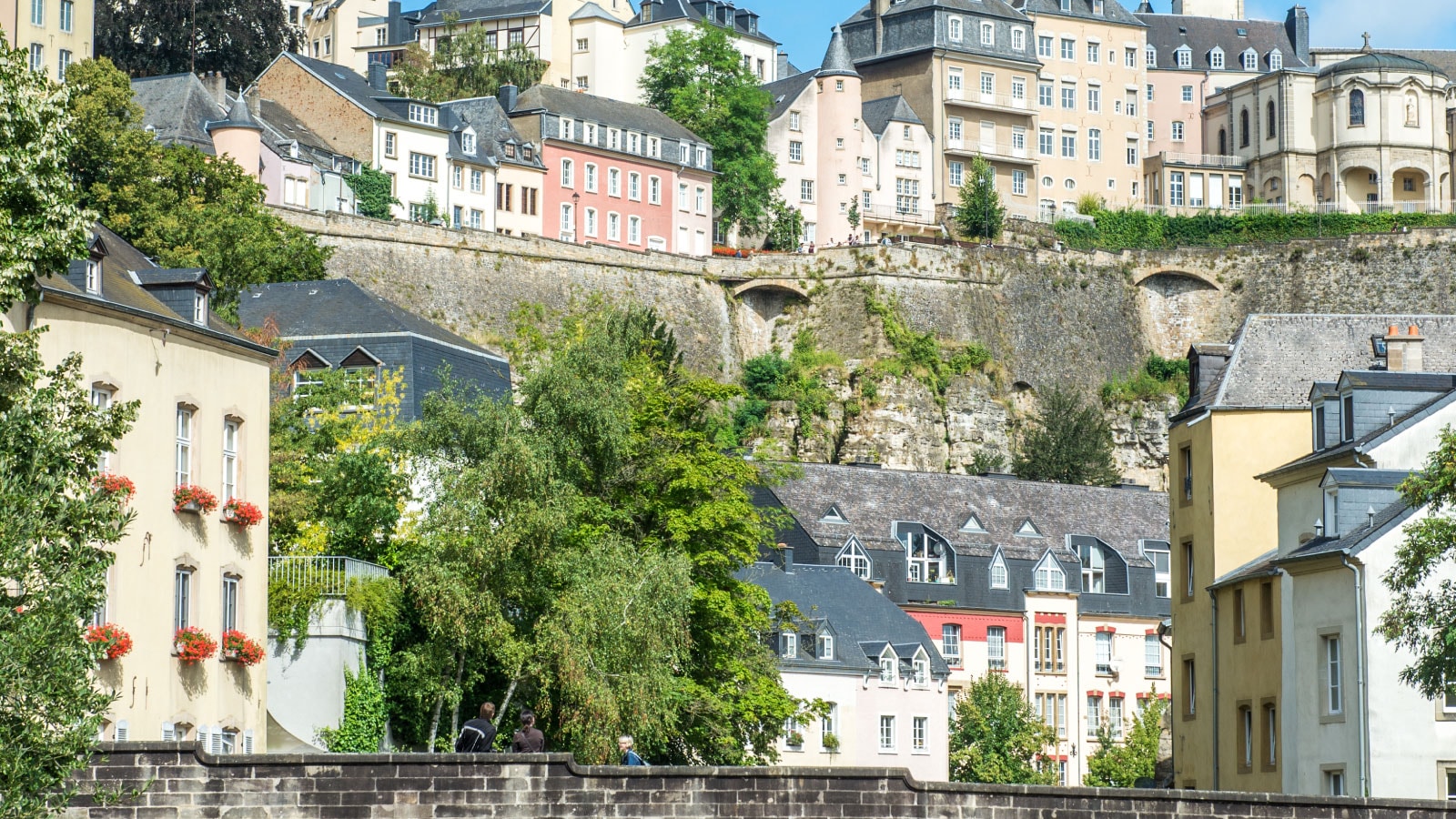 PwC Market Survey 2025 - Securitisation in Luxembourg 